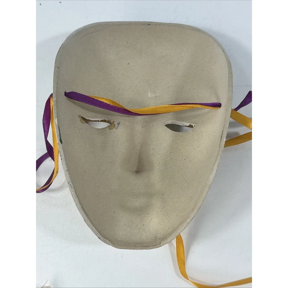 Mardi Gras wall decor 6
